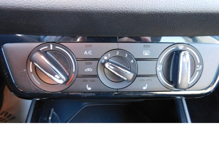 Skoda Fabia 1.0 Ambion TSI BMT 4TRG Klima Navi 14.100 km 17.390 € Vordorf 38533