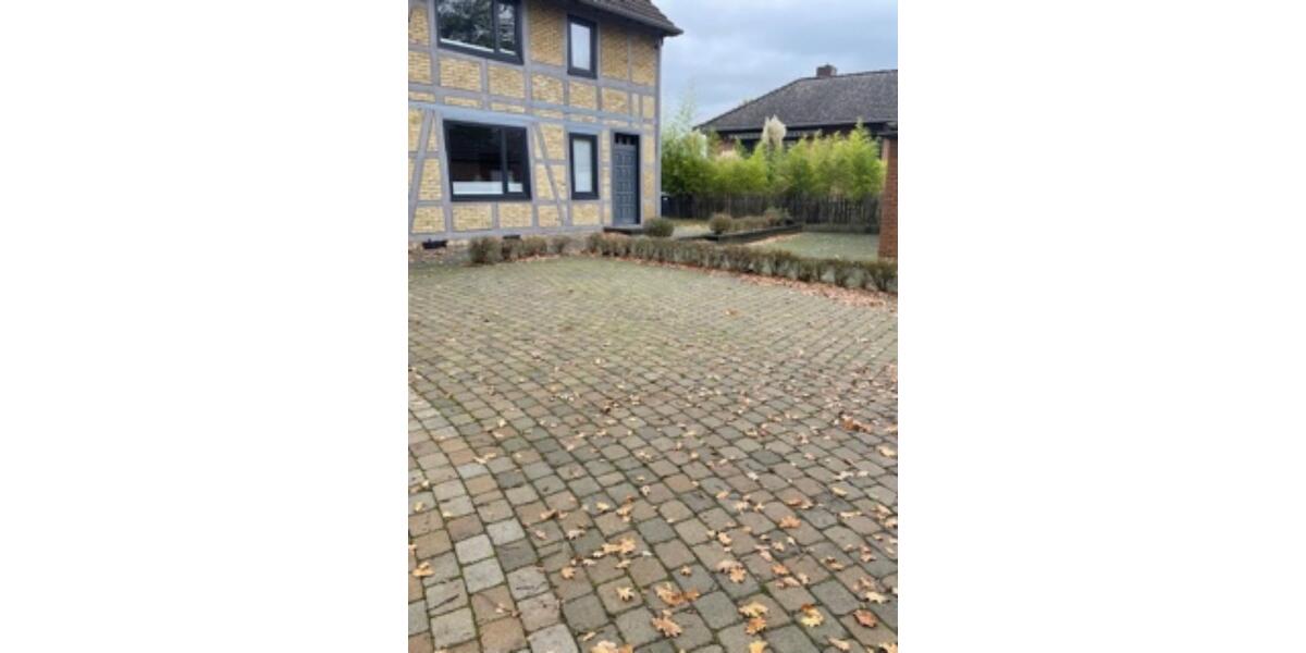 Einfamilienhaus Schwülper - 8 Zimmer, 230 m&sup2;, 2.000&euro; | Angebot:26364965