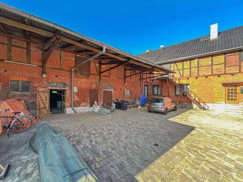 Halle in Rühen 49.000 € 242 m²