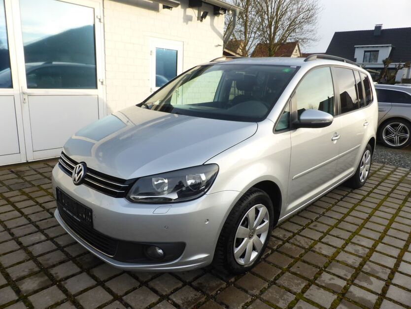 VW Touran 148.500 km 9.890 € Wolfenbüttel 38304