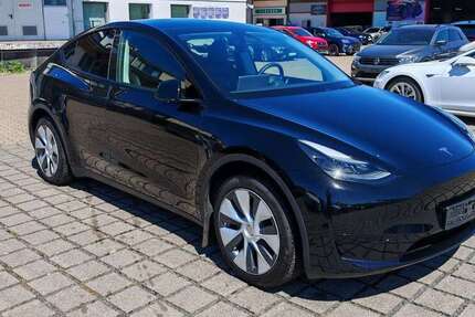 Tesla Model Y 61.948 km 35.970 &euro; Braunschweig 38112