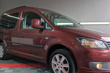VW Caddy 156.286 km 8.999 &euro; Braunschweig 38112