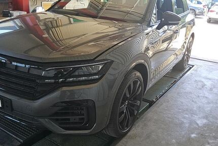 VW Touareg 120.691 km 44.990 &euro; Braunschweig 38122