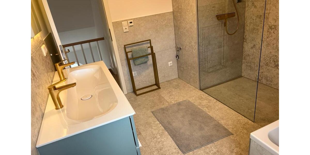 Etagenwohnung Braunschweig Lehndorf-Watenbüttel - 4 Zimmer, 150 m&sup2;, 2.700&euro; | Angebot:25948877