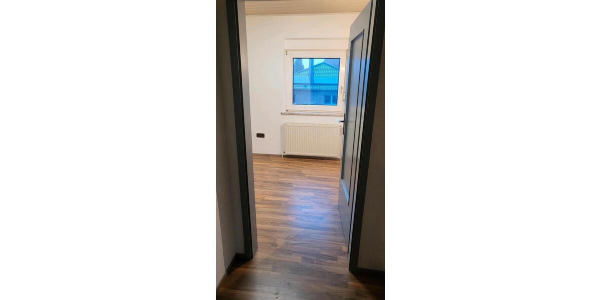 Einfamilienhaus Hillerse - 8 Zimmer, 220 m&sup2;, 1.600&euro; | Angebot:24655265