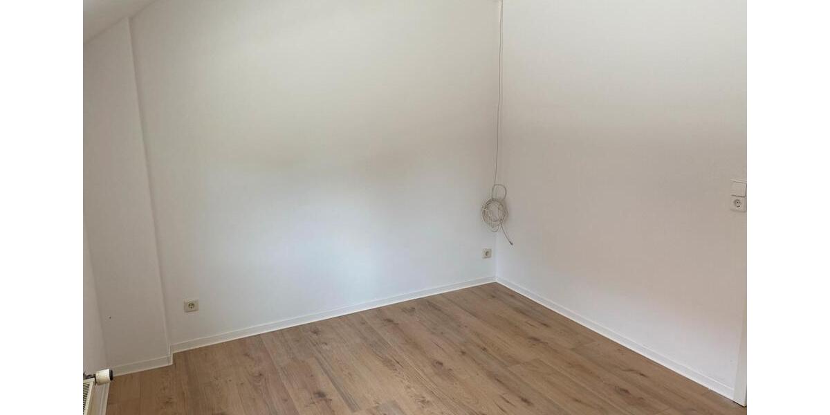 Dachgeschoßwohnung Wolfsburg Detmerode - 2.5 Zimmer, 61 m&sup2;, 600&euro; | Angebot:25081780