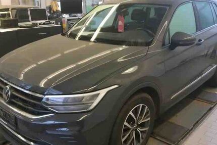 VW Tiguan 106.450 km 22.990 &euro; Braunschweig Wenden 38110