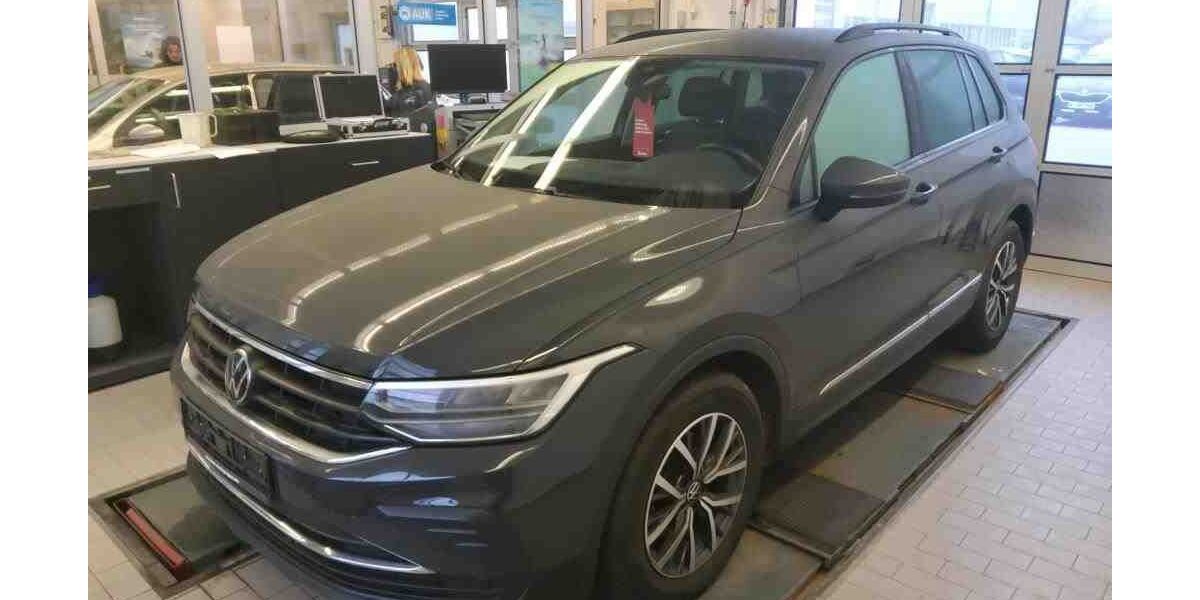 VW Tiguan 106.450 km 22.990 &euro; Braunschweig Wenden 38110
