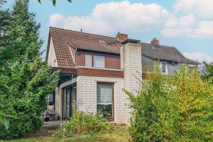 Doppelhaushälfte mit Potenzial in der beliebten Südstadt 4 zimmer