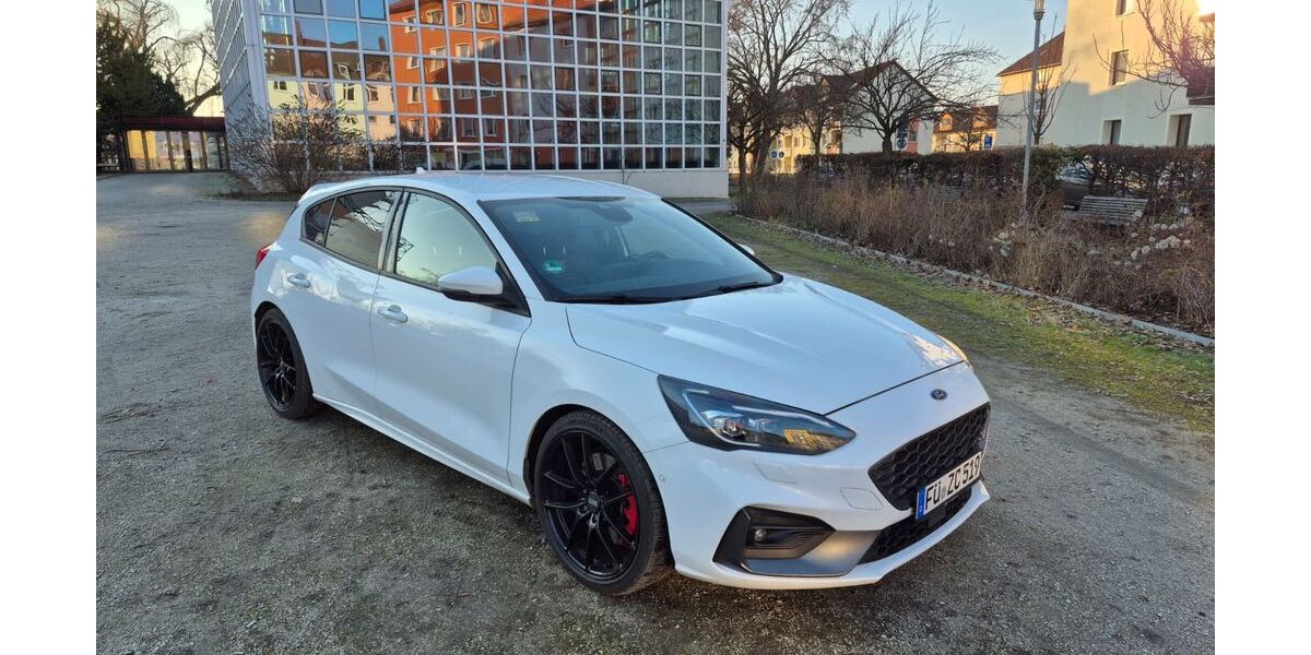 Ford Focus 72.000 km 22.999 &euro; Braunschweig 38106