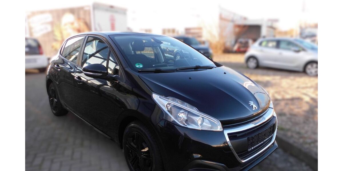 Peugeot 208 110.914 km 6.300 &euro; Wolfsburg 38448