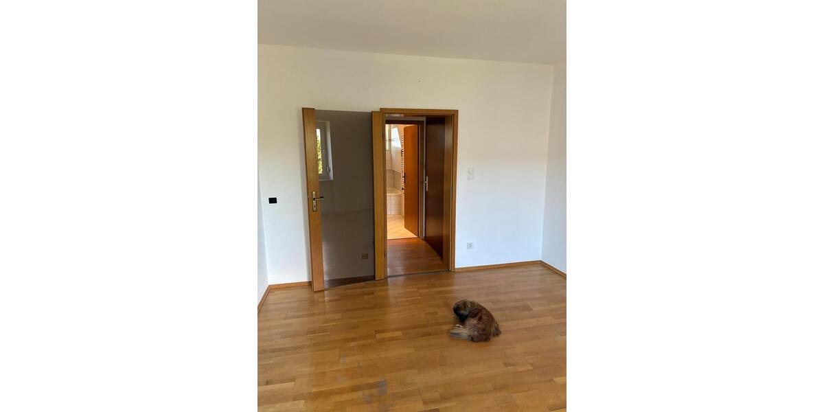 Schöne Eigentumswohnung 54qm 3 Zimmer, KücheTageslicht- Bad 3 zimmer