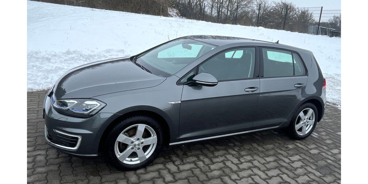 VW Golf 69.000 km 14.100 &euro; Börßum 38312