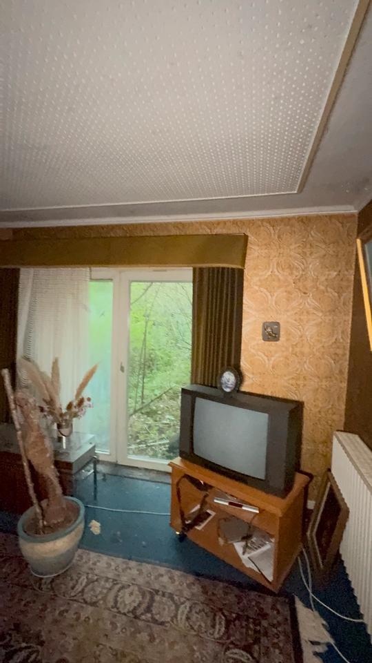 WER BEFREIT MICH AUS DEM DORNRÖSCHENSCHLAF?