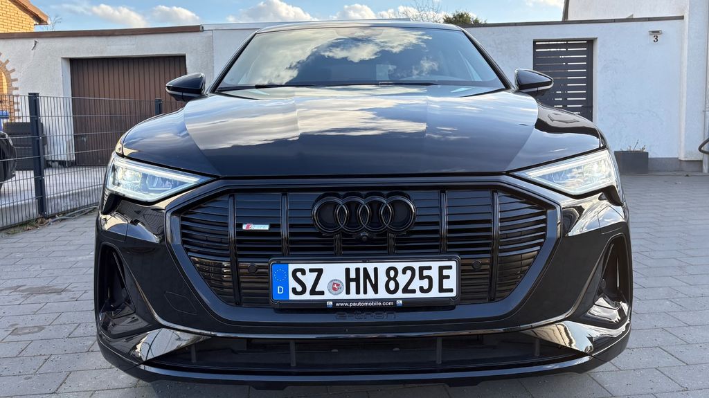 Audi e-tron 26.600 km 34.800 &euro; Salzgitter 38229