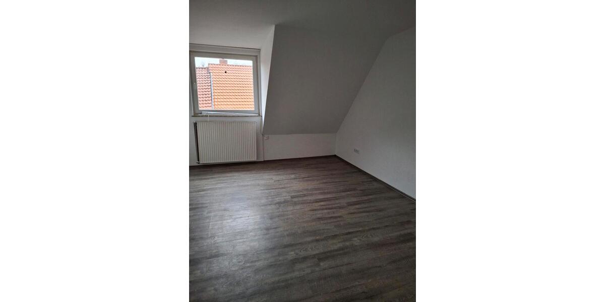 Dachgeschoßwohnung Cremlingen - 2 Zimmer, 75 m&sup2;, 350&euro; | Angebot:24942233