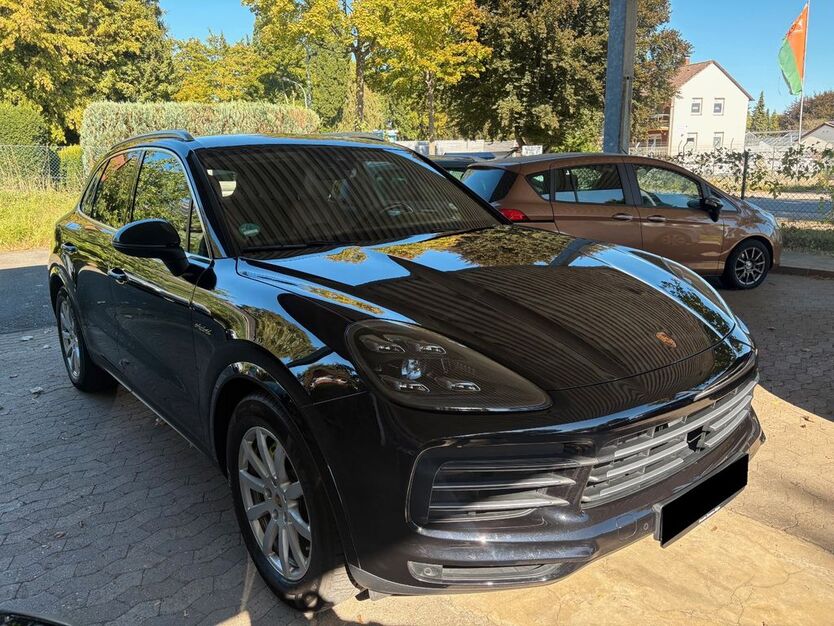 Porsche Cayenne 82.016 km 63.999 € Königslutter 38154