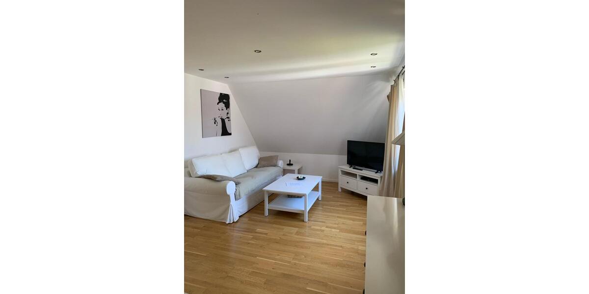 Exklusive Dachgeschosswohnung am Steimker Berg – Top Lage 2 zimmer