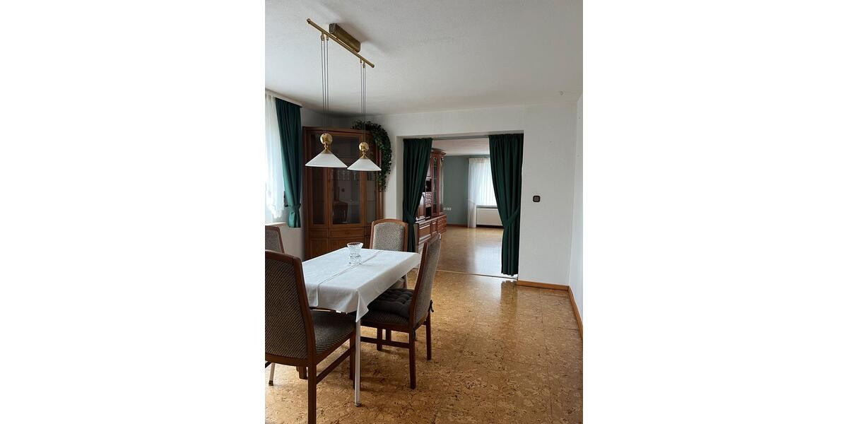 Einfamilienhaus Königslutter am Elm - 8.5 Zimmer, 240 m&sup2;, 210.000&euro; | Angebot:26979460