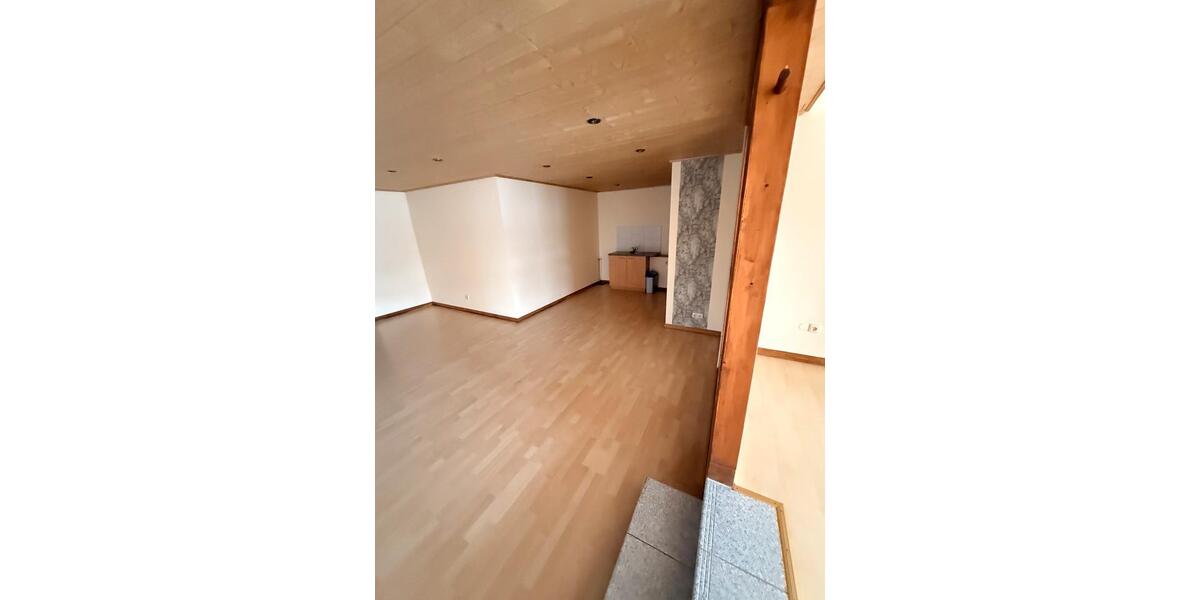 Etagenwohnung Isenbüttel - 1 Zimmer, 90 m&sup2;, 800&euro; | Angebot:24561057