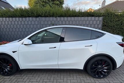 Tesla Model Y 70.000 km 36.500 € Braunschweig 38112