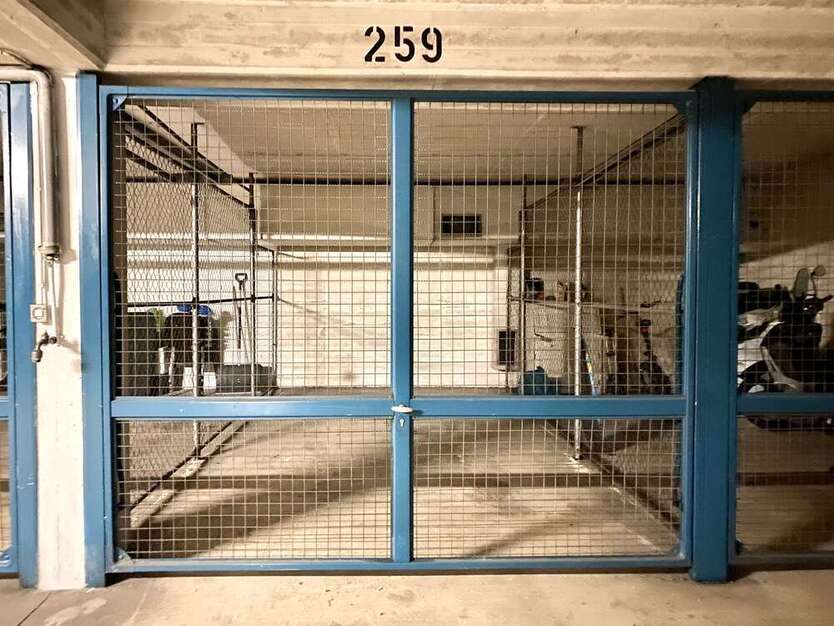 Garage zu verkaufen in München 25.000 € 13 m²