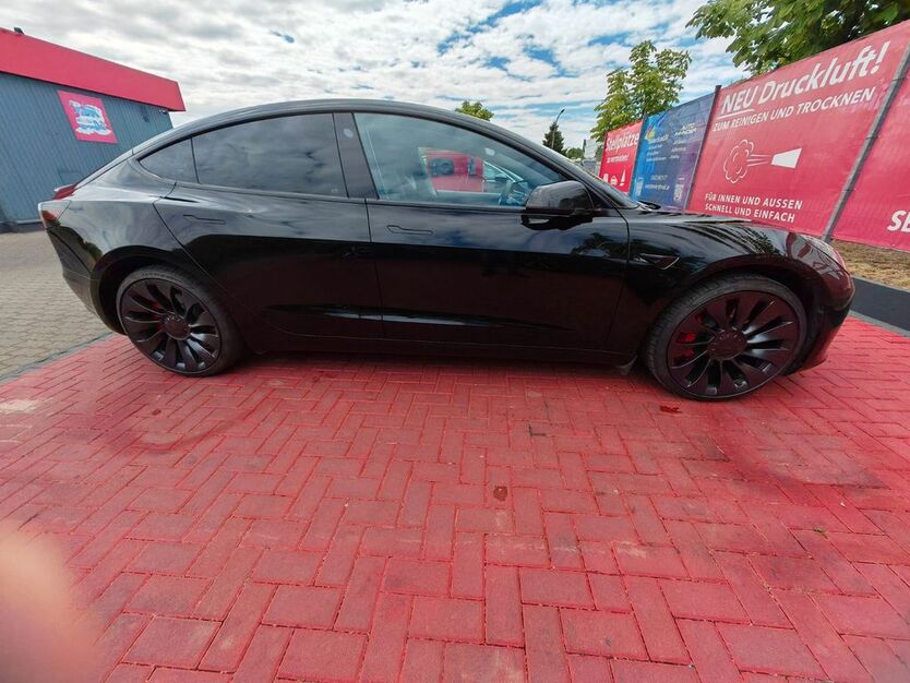 Tesla Model 3 70.000 km 30.000 € Wolfsburg 38446