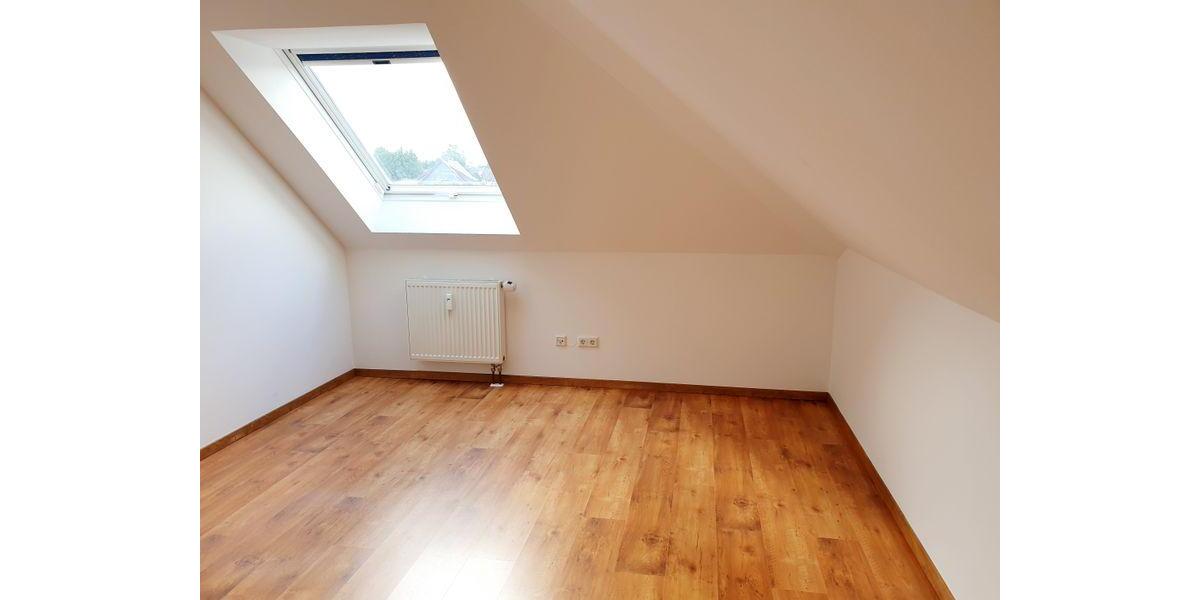 Dachgeschoßwohnung Wolfsburg Alt-Wolfsburg - 4 Zimmer, 103 m&sup2;, 980&euro; | Angebot:26136399