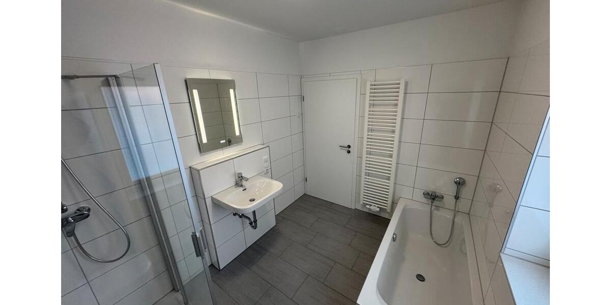 Erdgeschoßwohnung Sassenburg - 2.5 Zimmer, 73 m&sup2;, 675&euro; | Angebot:25381902