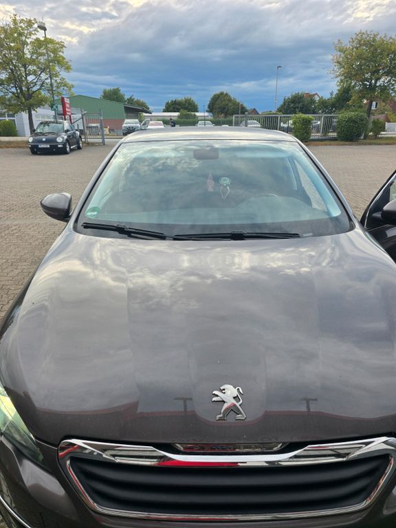 Peugeot 308 142.000 km 7.200 € Peine 31224