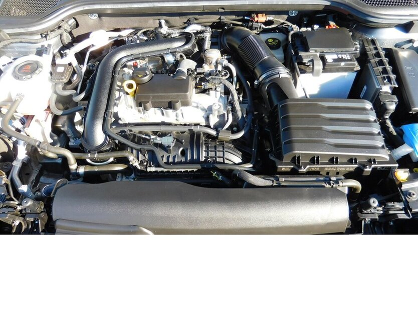 Skoda Kamiq 1.0 Tour Ambition DSG 7-Gang Navi Klima 34.100 km 19.990 € Vordorf 38533