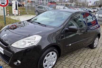 Renault Clio 145.194 km 3.489 &euro; Wolfsburg 38446