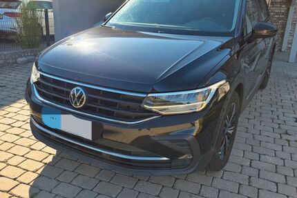 VW Tiguan 116.500 km 22.400 € Sassenburg 38524