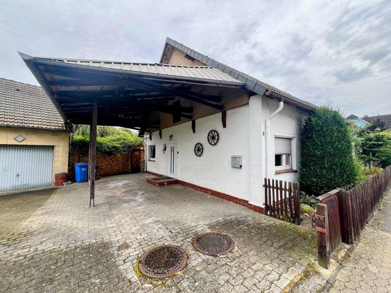 Geräumiges Einfamilienhaus mit Nebengebäude im Zentrum von Meine 6 zimmer