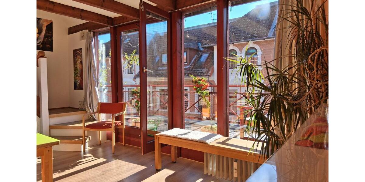 Lichtdurchflutete 4-Zi-Maisonette mit Balkon und Tiefgarage 4 zimmer