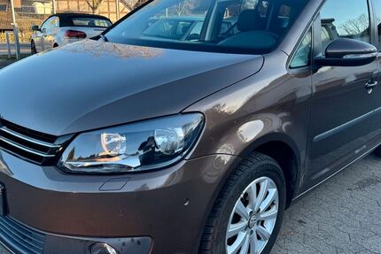 VW Touran 130.000 km 9.900 &euro; Lehre 38165