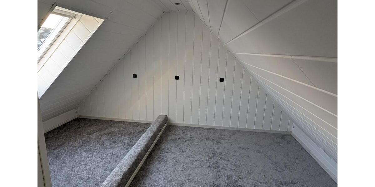 Dachgeschoßwohnung Gifhorn - 3 Zimmer, 95 m&sup2;, 750&euro; | Angebot:25151392