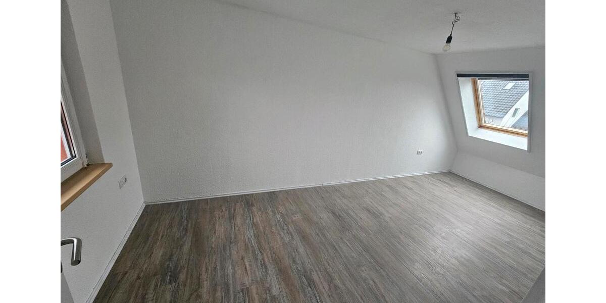 Etagenwohnung Schwülper - 4 Zimmer, 100 m&sup2;, 900&euro; | Angebot:24854494