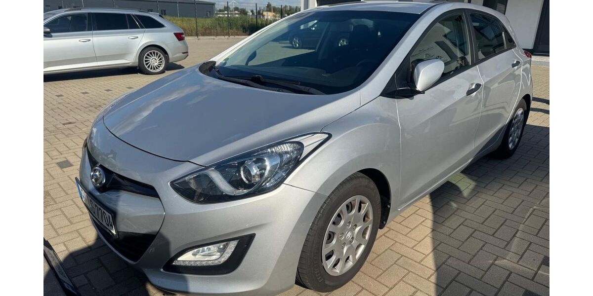 Hyundai i30 216.400 km 4.290 &euro; Braunschweig 38110