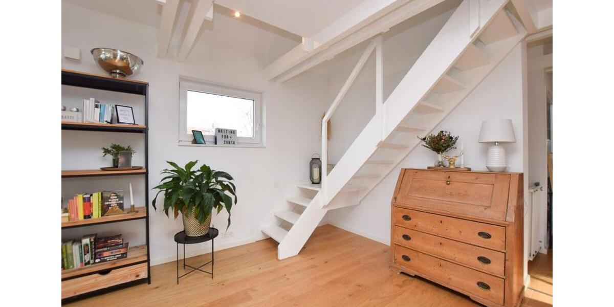 Dachgeschoßwohnung Braunschweig Lehndorf-Watenbüttel - 4.5 Zimmer, 158 m&sup2;, 1.550&euro; | Angebot:24554412