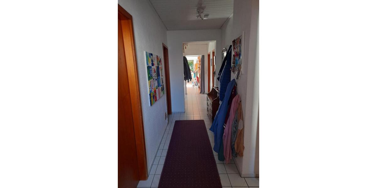 Dachgeschoßwohnung Braunschweig Broitzem - 5 Zimmer, 110 m&sup2;, 1.200&euro; | Angebot:24571863