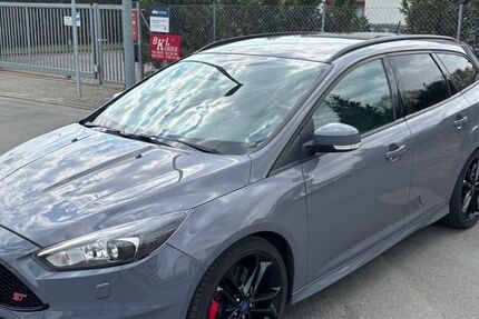 Ford Focus 91.000 km 18.300 &euro; Braunschweig 38120