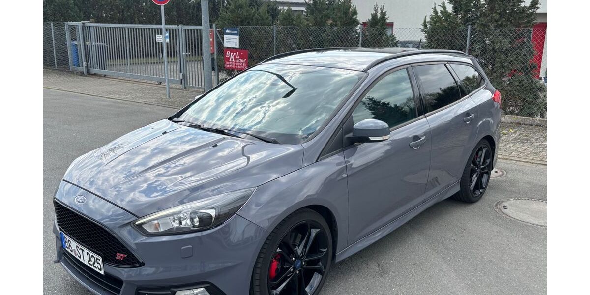 Ford Focus 91.000 km 18.300 &euro; Braunschweig 38120