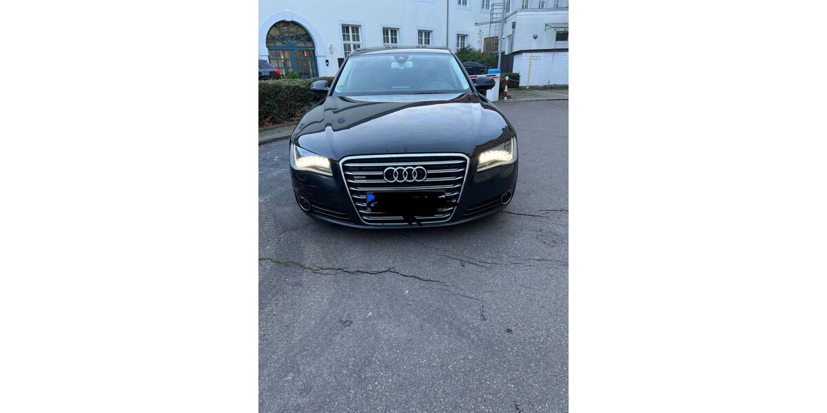 Audi A8 235.000 km 17.700 &euro; Braunschweig 38100