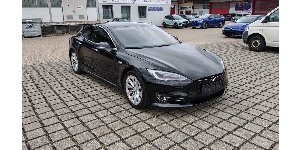 Tesla Model S 278.130 km 26.970 &euro; Braunschweig 38112