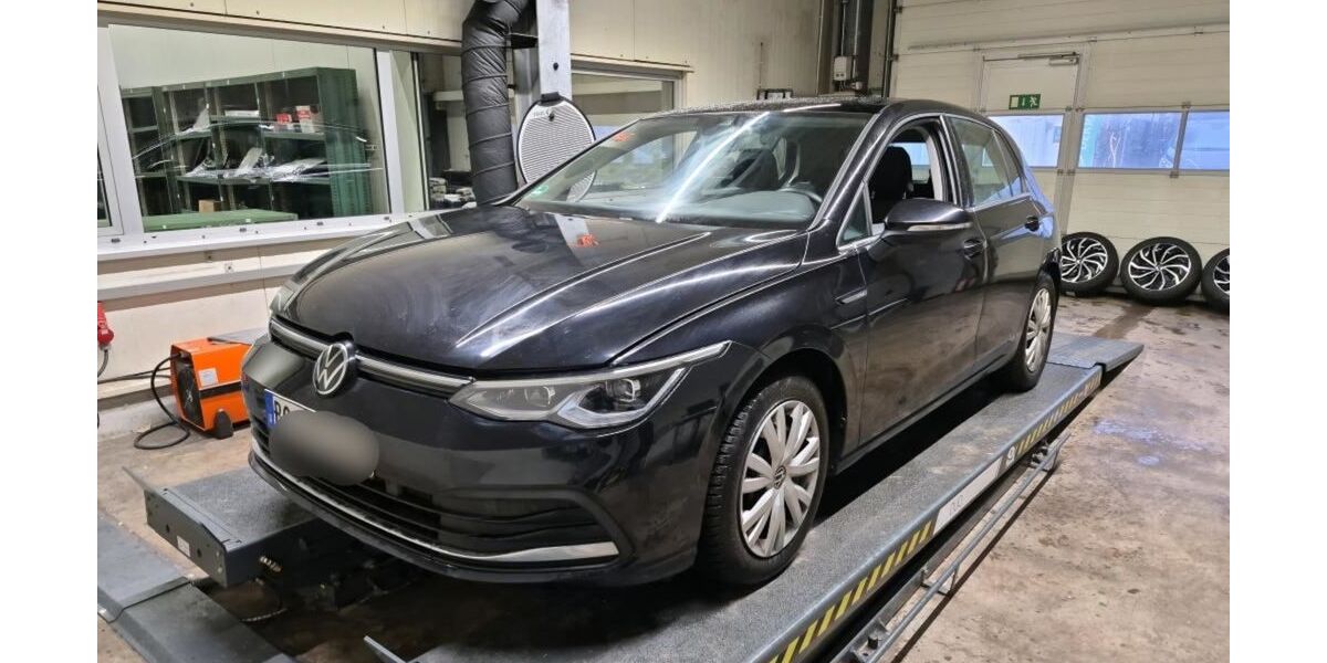 VW Golf 83.740 km 21.890 &euro; Braunschweig 38114