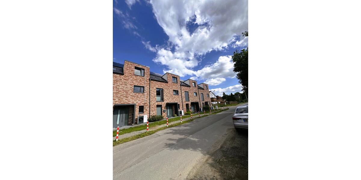 Reihenhaus Braunschweig Lehndorf-Watenbüttel - 12 Zimmer, 150 m&sup2;, 2.100&euro; | Angebot:25422909