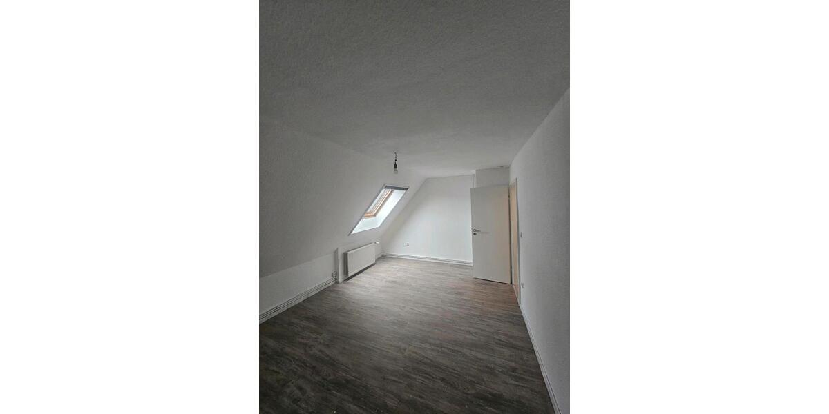 Etagenwohnung Schwülper - 4 Zimmer, 100 m&sup2;, 900&euro; | Angebot:24854494