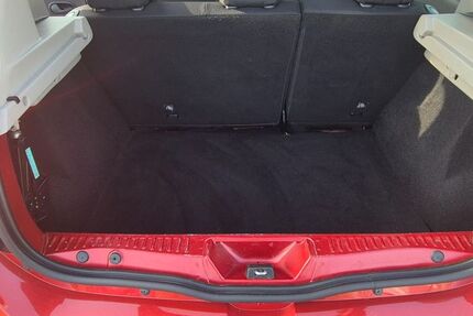 Dacia Sandero 66.000 km 5.700 &euro; Wolfsburg 38448