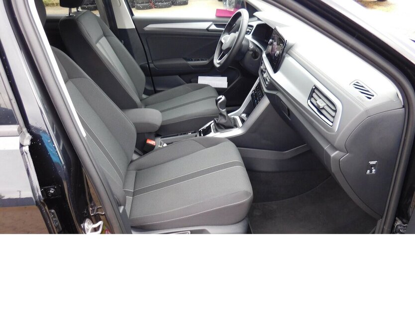 VW T-Roc 1.0 Life TSI BMT Navi Klima Alu 3.100 km 22.990 € Vordorf 38533